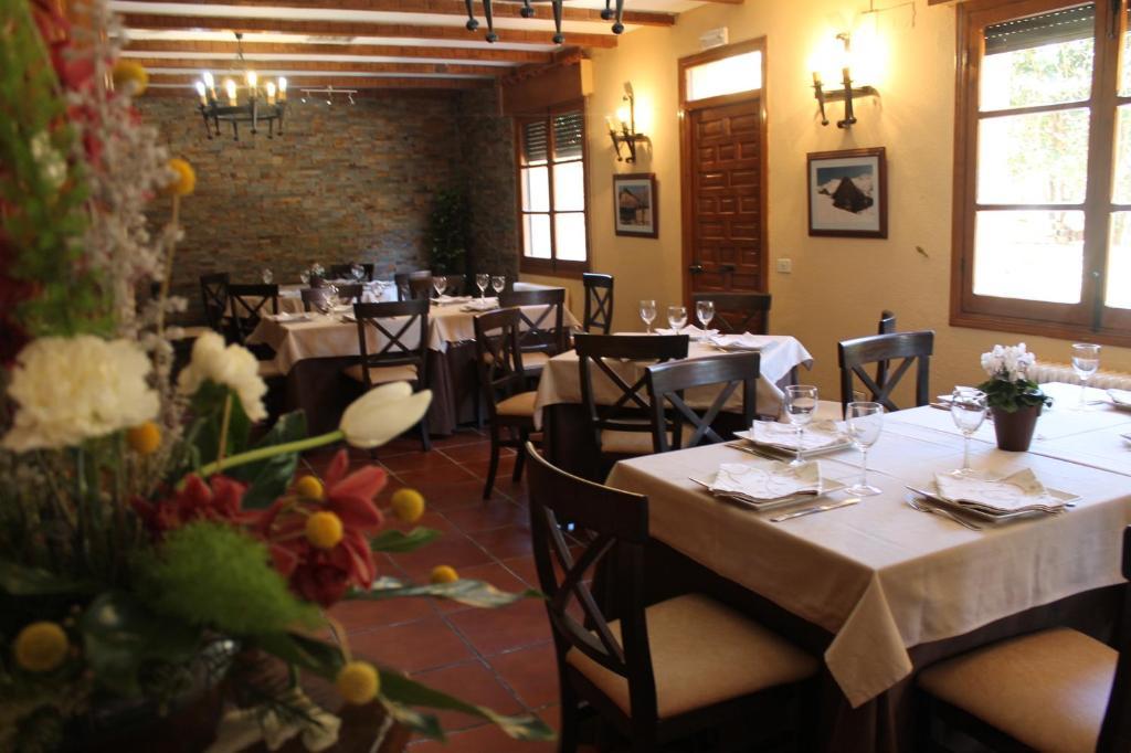 Hotel Valle Del Jerte Los Arenales ภายนอก รูปภาพ