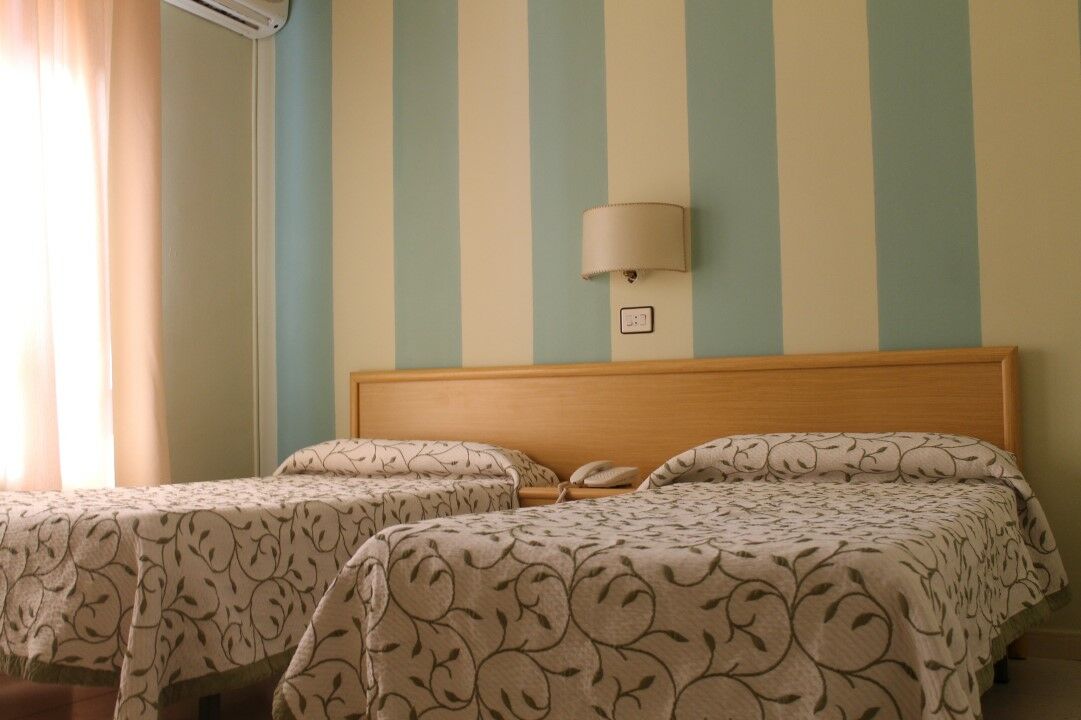 Hotel Valle Del Jerte Los Arenales ภายนอก รูปภาพ